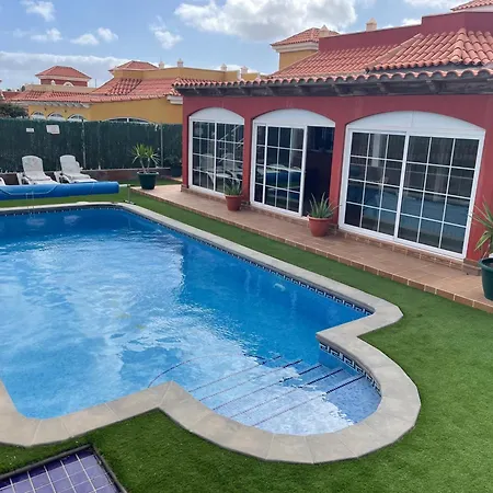 Private - Sleeps 6 - Heated Pool - Air Con Villa