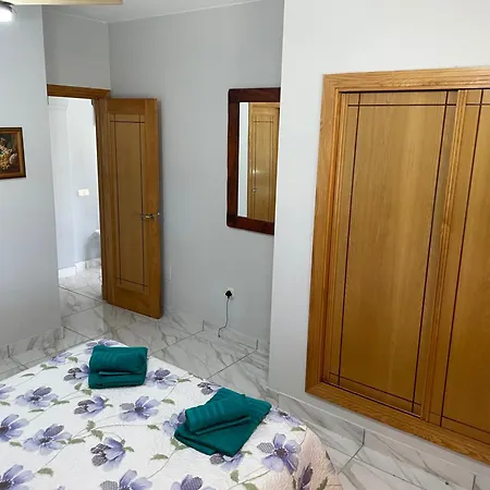 Private - Sleeps 6 - Heated Pool - Air Con Villa *