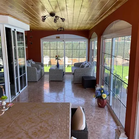 Private - Sleeps 6 - Heated Pool - Air Con Villa