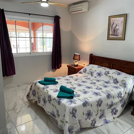 Private - Sleeps 6 - Heated Pool - Air Con Villa Caleta De Fuste