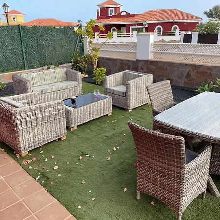 Private - Sleeps 6 - Heated Pool - Air Con Villa