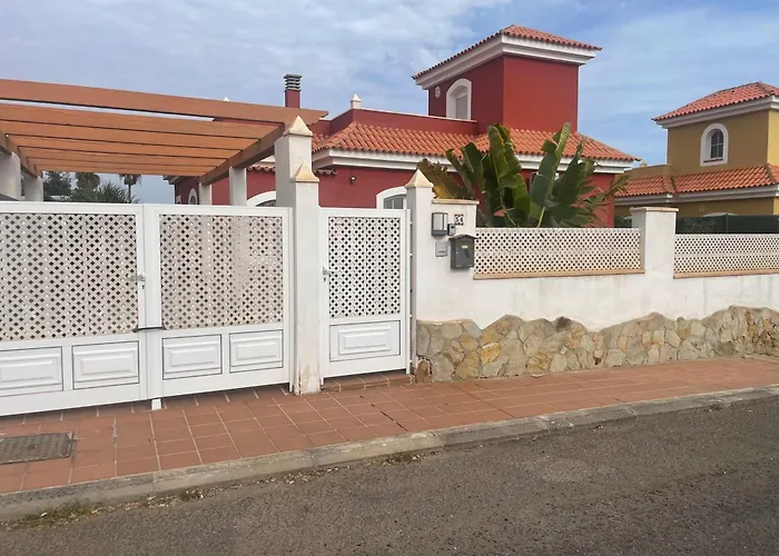 Private - Sleeps 6 - Heated Pool - Air Con Villa *